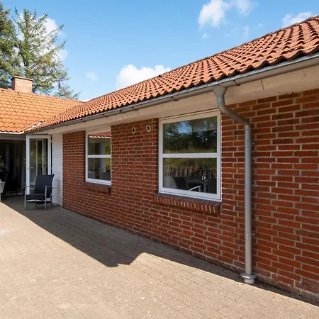 Seaside Oasis In - By Traum